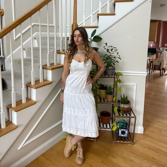 Ann Taylor LOFT Petite White Gown with Corset Top - Picture 6 of 11